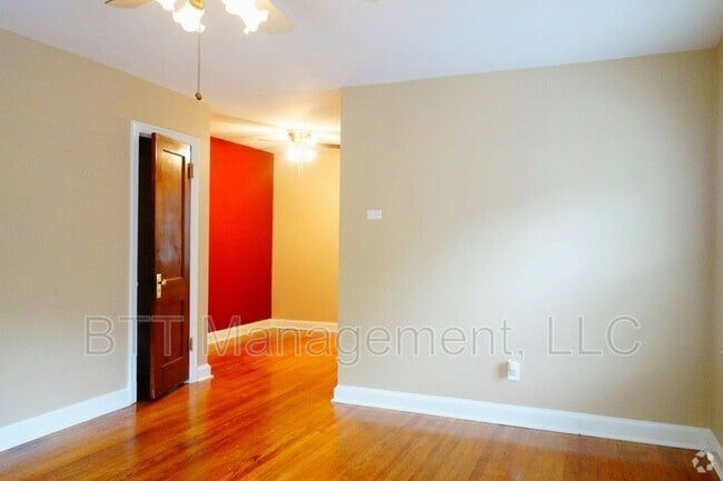 Building Photo - 8406 Greenwood Ave Unit #1 Rental