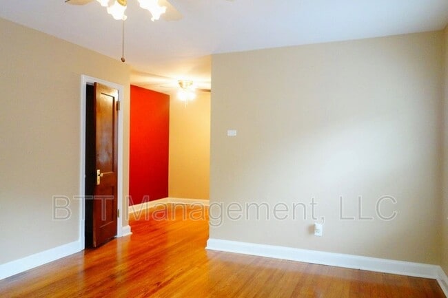 Building Photo - 8406 Greenwood Ave Unit #1 Rental
