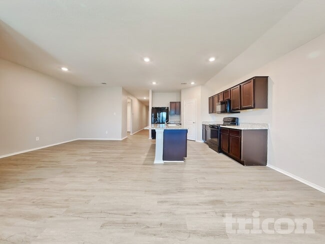 Photo - 125 Moonrise Dr