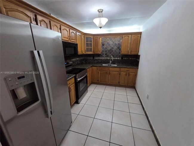 Photo - 10000 NW 80th Ct
