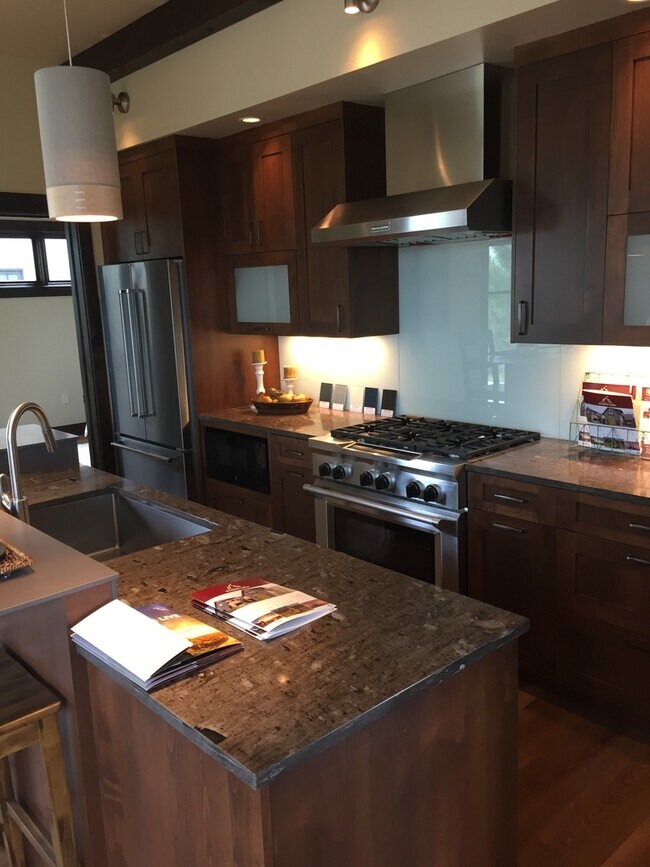 Building Photo - Beautiful Home Available in Tetherow!!!