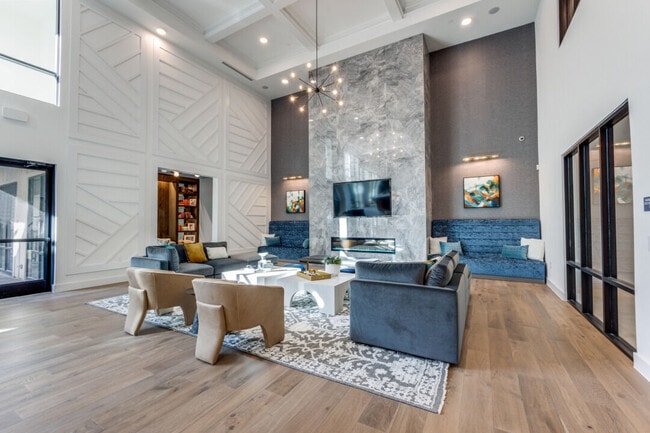 Photo - Lenox Oaks Apartments