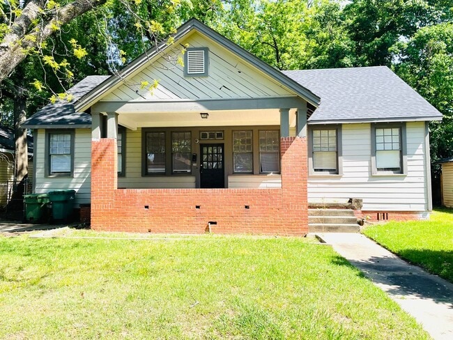 Building Photo - ** 3 Bed 2 Bath located in Capitol Heights... Rental