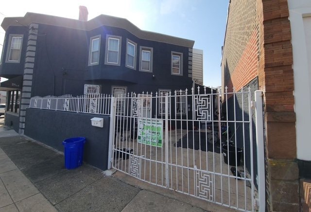 Photo - 1918 Castor Ave Unidad Back
