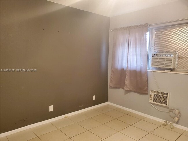 Photo - 280 SW 11th Ave Unidad 18