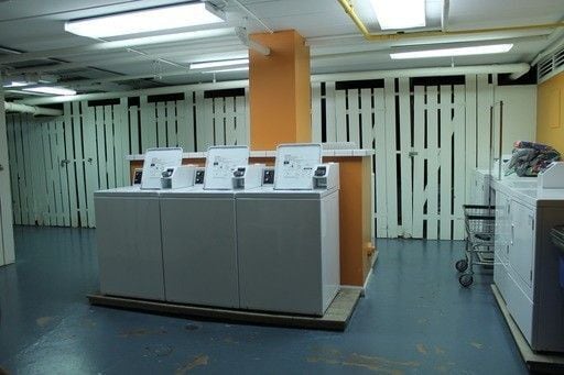 Photo - 829 Dobson St