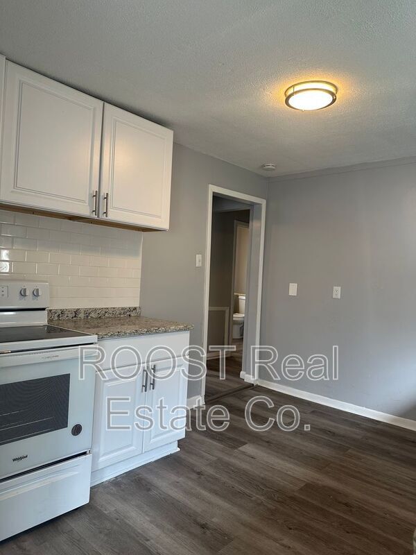 Photo - 2864 E 10th Ave