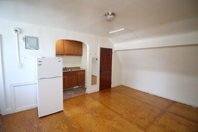 Photo - 6 E Preston St Unidad # 4