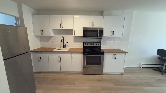 Building Photo - 187 Church St Unit 8