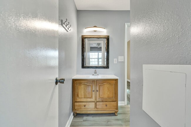 Photo - 1312 Ely Rd Unit 10