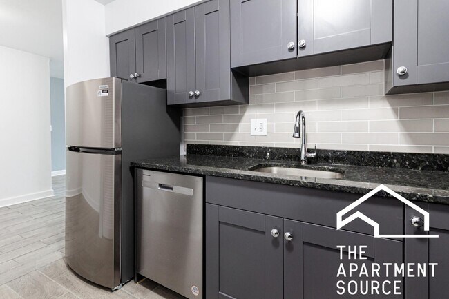 3825 N Pine Grove Ave Unit 310