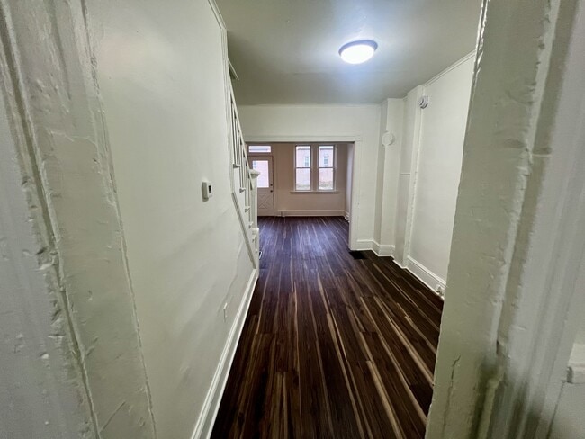 Photo - 462 S Christian St