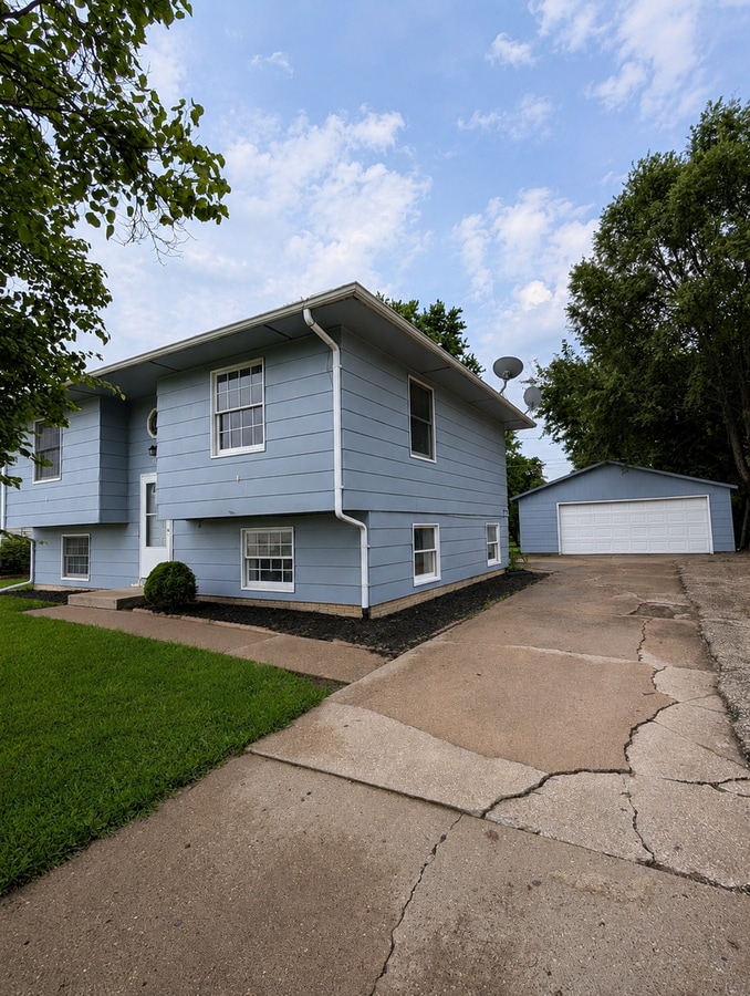 Photo - 1320 94th Ave W