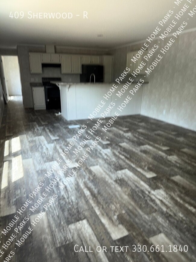 Building Photo - 409 Sherwood-R