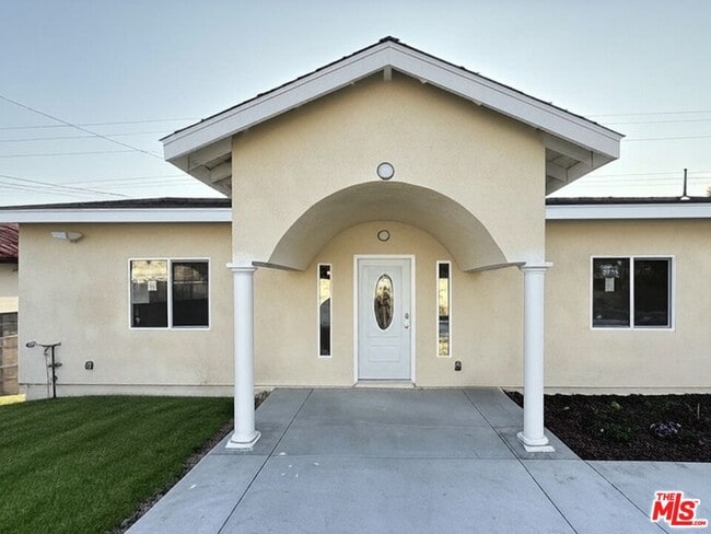 Building Photo - 1221 N Azusa Ave Rental