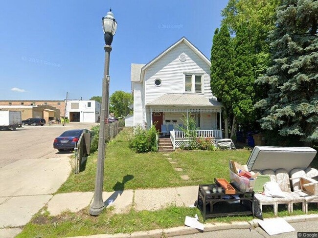 Building Photo - 1612 56th St Unit Upper Rental