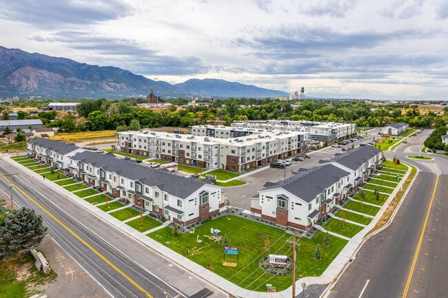 11 West Apartments & Townhomes