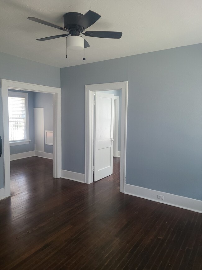 Building Photo - 4414 Woodside St Unit 10