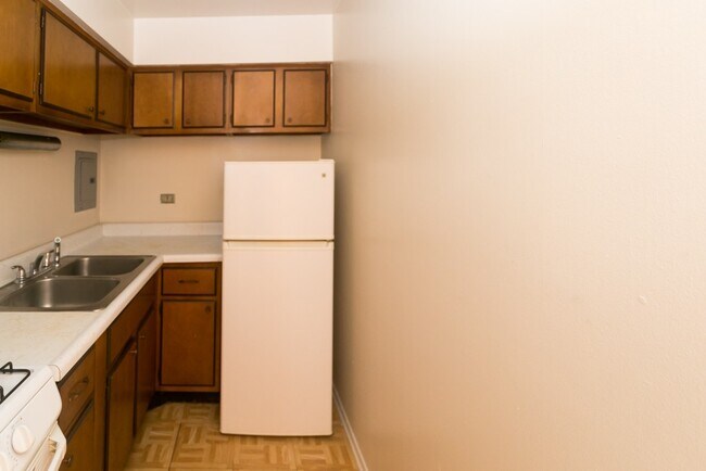 Photo - 665 W Wrightwood Ave Unit 205