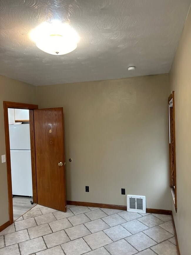 Photo - 2702 Raspberry St