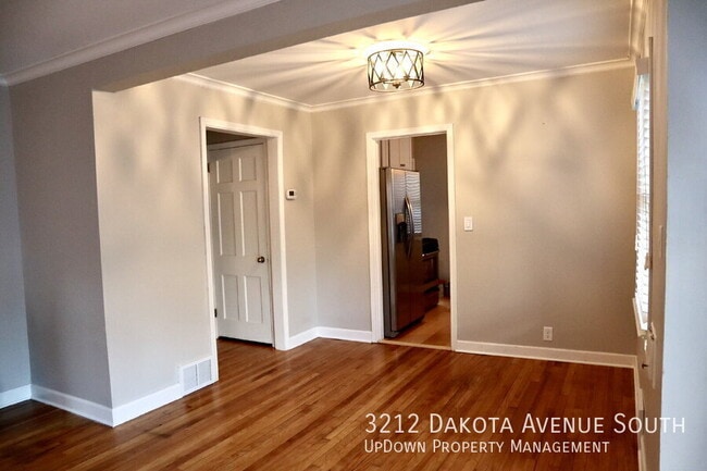 Photo - 3212 Dakota Ave S