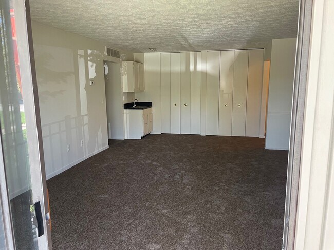 Photo - Courtview Garden Apartments