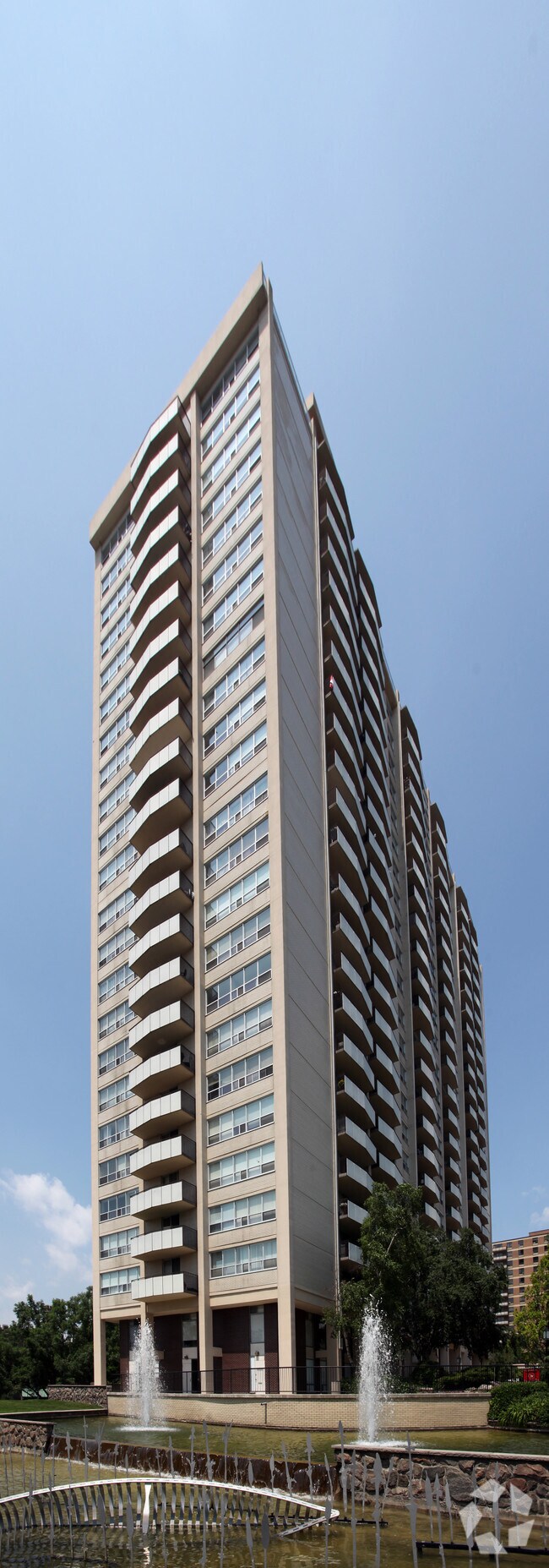 Primary Photo - 400 Walmer Road