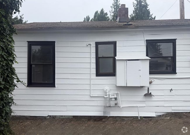 Building Photo - 11926 Ambaum Blvd SW Rental