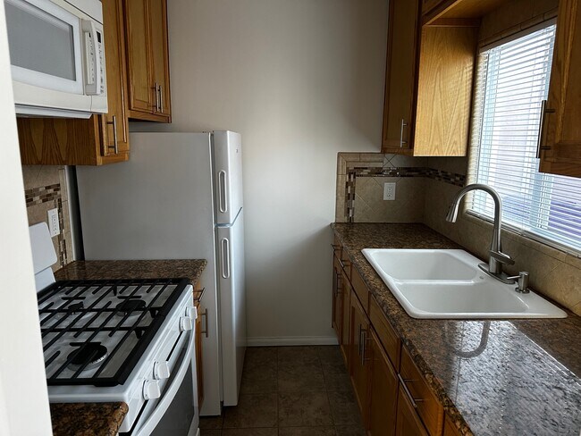 Photo - 1251 E Appleton St Apartments