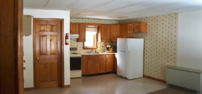 Building Photo - 53 N Main St Unit NM4 Rental