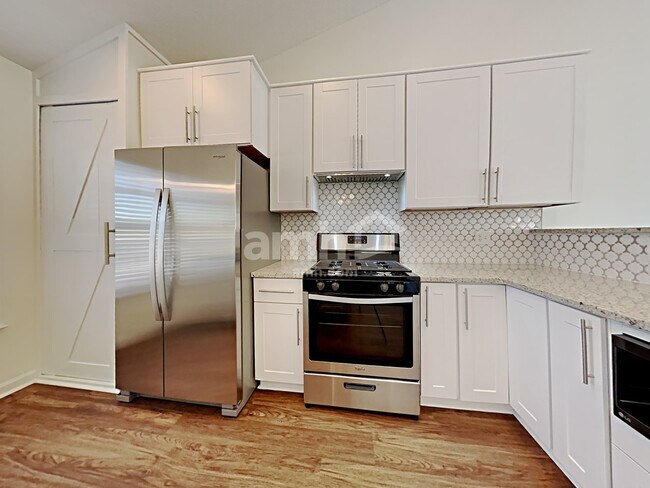 Photo - 356 Darter Cove NW