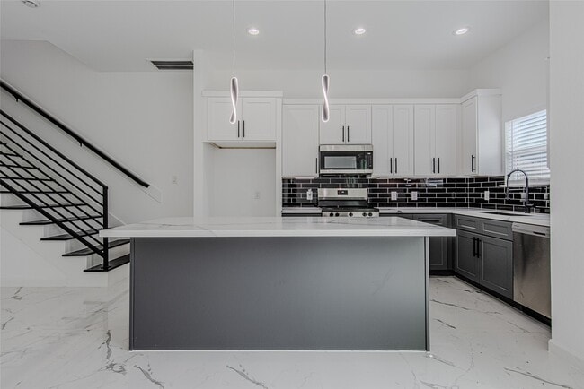 Building Photo - 6732 Goforth St