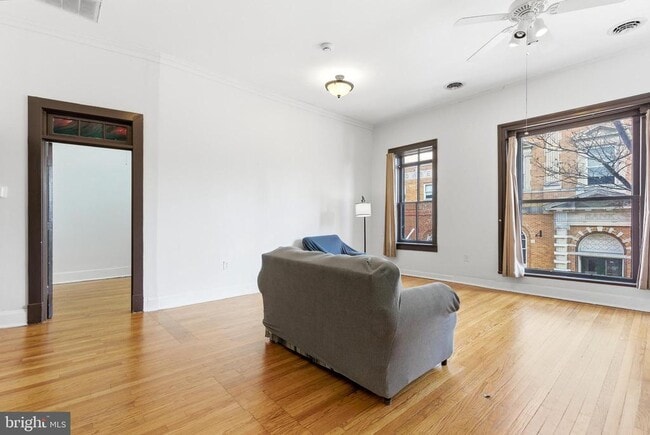 Photo - 105 N Loudoun St Unit 1