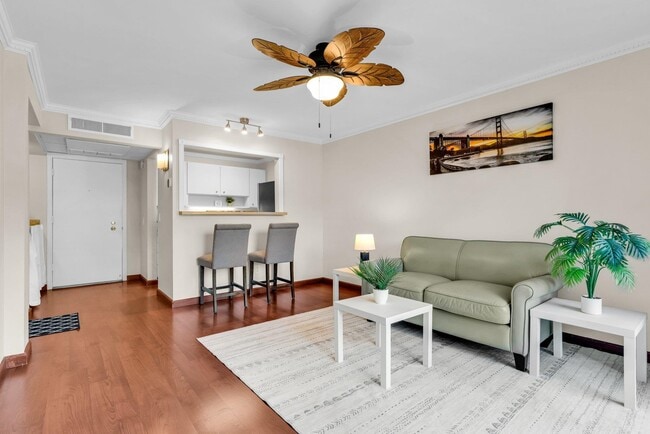 Building Photo - 470 N Civic Dr Unit 105