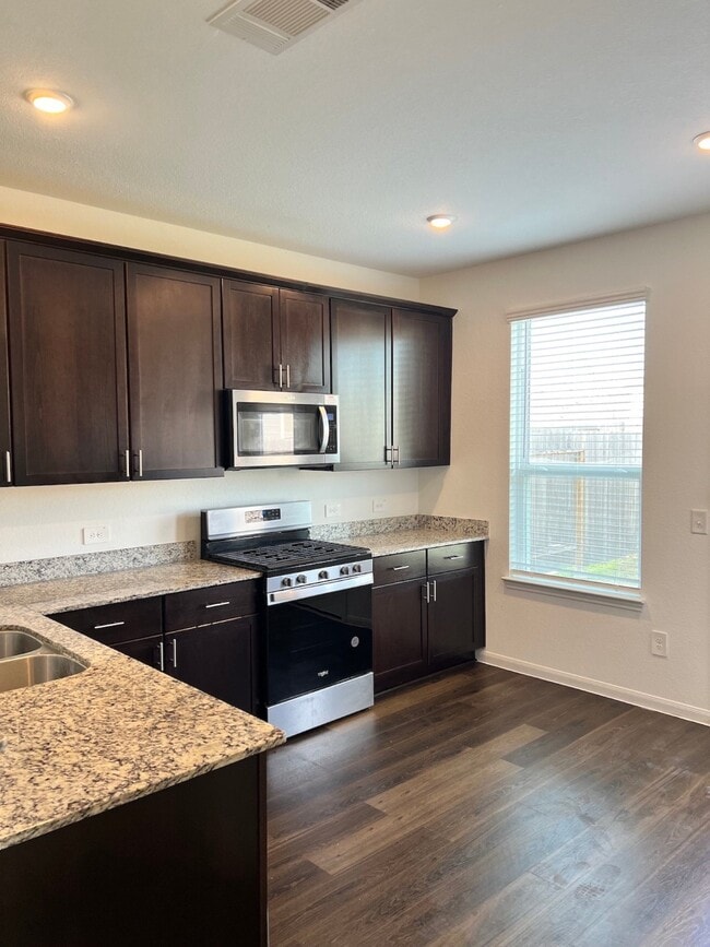 Photo - 23430 Wrexham St