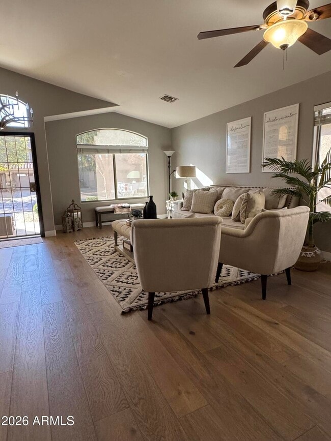 Photo - 734 E Kelsi Ave