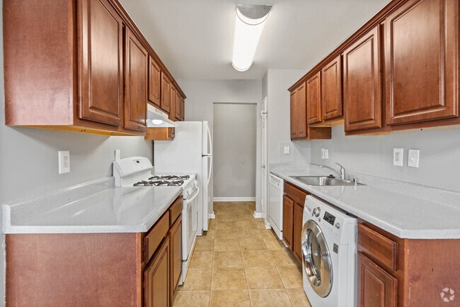 2BR, 1BA - 1120SF - Andrews Ridge Apartments