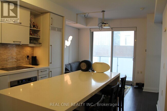 Photo - 1080 Bay St. Unit 1811