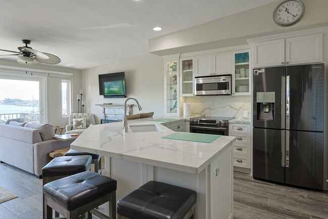 Photo - Spectacular 2 Bd/2Ba Glorietta Bay Condo.