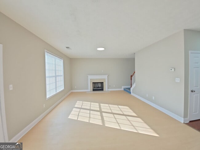 Photo - 437 Bedford Crossing