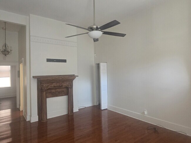 "2-Bed Apartment on S Brook Street, Louisville!"