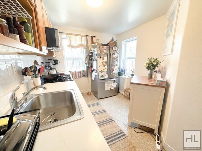 Photo - DRIGGS AVENUE Unit 3