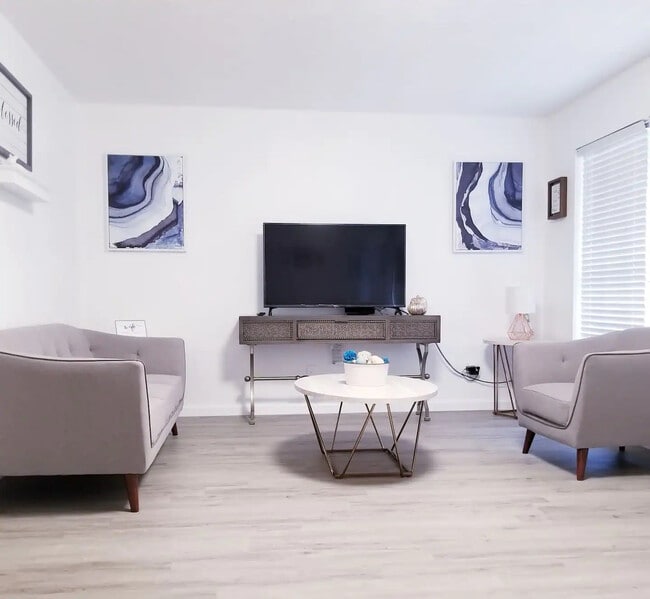 Building Photo - 12888 Montfort Dr Unit 201