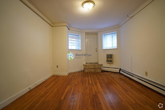 Building Photo - 529 Beacon St Unit 4 Rental