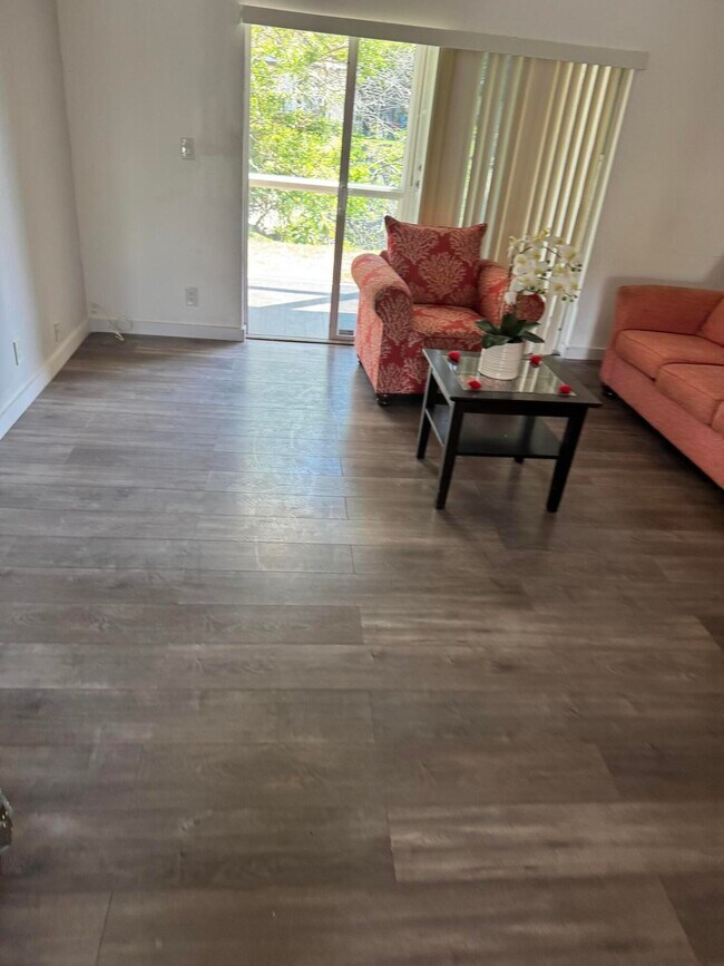 Photo - 9220 SW 3rd St Unidad 907