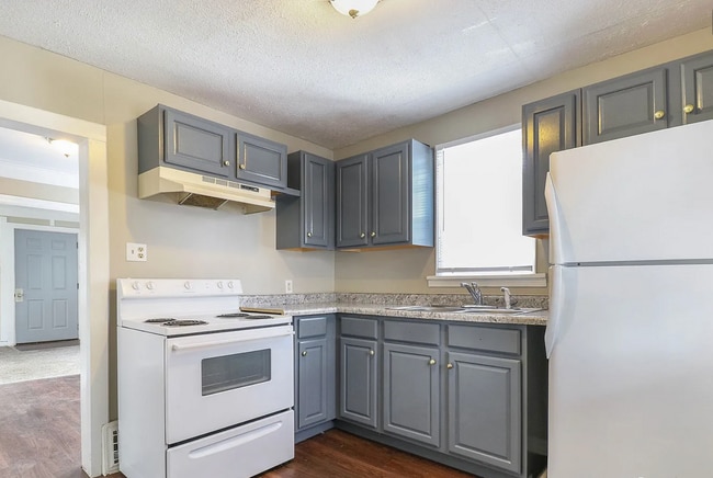 Photo - 405 E Woodside St