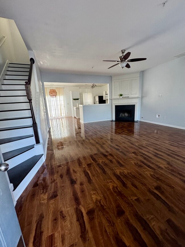 Living room - 2200 Kilmington Sq