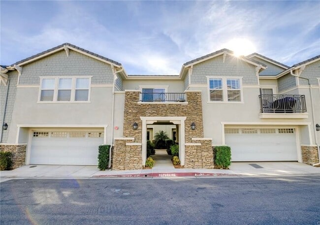 Building Photo - 7331 Shelby Pl Unit 23