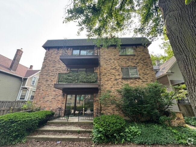Building Photo - 316 Marengo Ave Unit 3C Rental