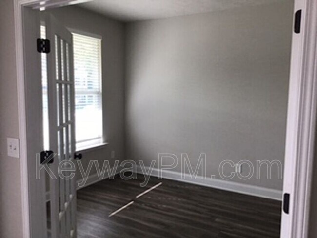 Photo - 618 Turtle Crk Ln